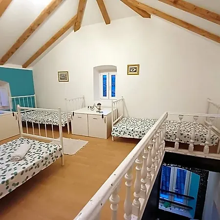 Albergue Walls