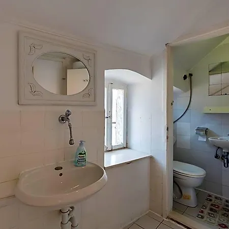 Walls Albergue *