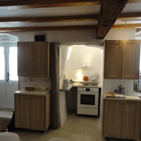 Walls Hostal