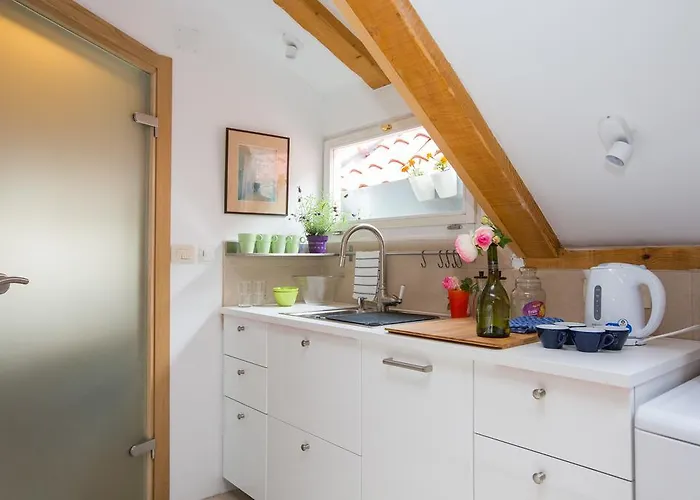 Хостел Walls *