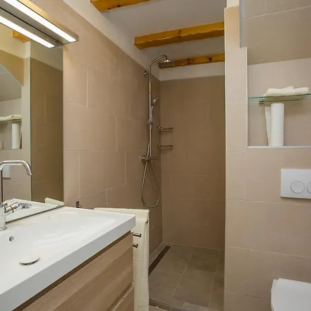 Walls Hostal Dubrovnik