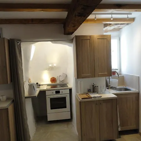 Walls Hostal Dubrovnik